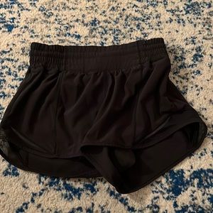 Black Lululemon size 0 hottie hot shorts